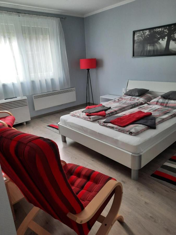Kodaly Apartman Еґер Екстер'єр фото