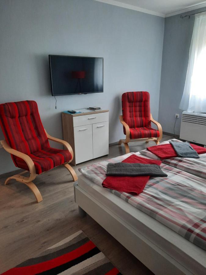 Kodaly Apartman Еґер Екстер'єр фото