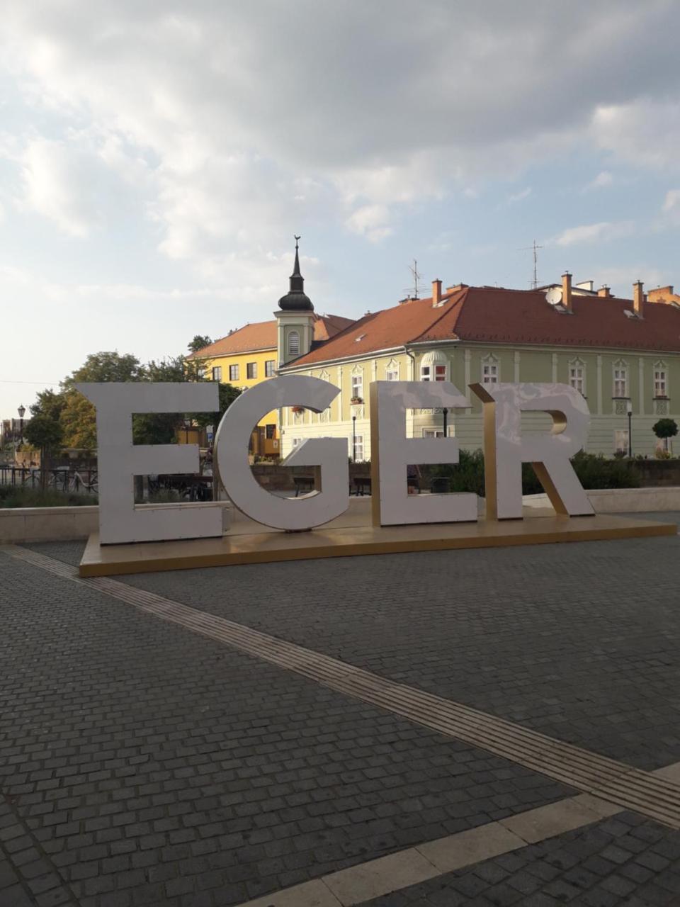 Kodaly Apartman Еґер Екстер'єр фото